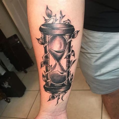 black and white traditional hourglass tattoo|Unique Black and White Hourglass Tattoo Designs